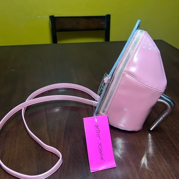 Betsey Johnson Kitch Iron bag NWT Pink Patent Crossbody Bag with Silver Chain - Picture 6 of 9
